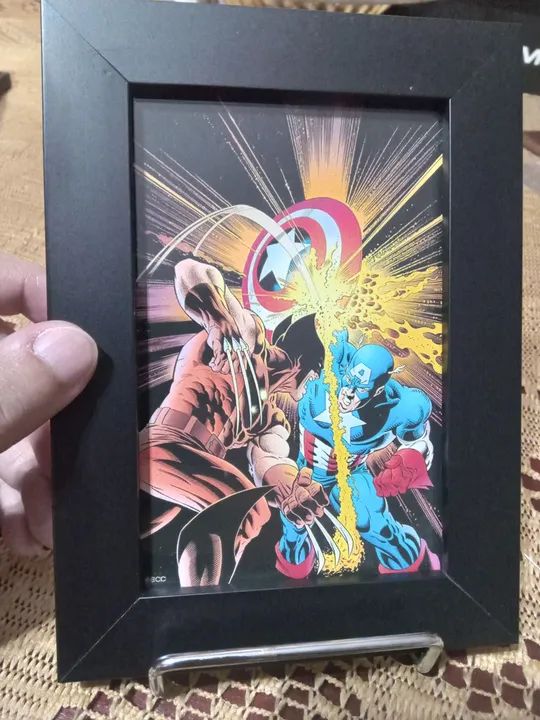 Quadro temático com vidro e moldura em mdf Wolverine vs Capitão América  - Foto 2
