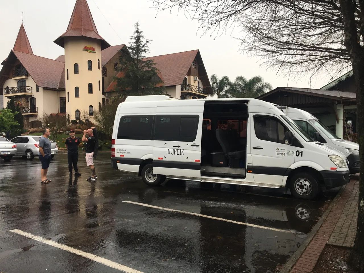 Locaç ão de van com motorista  - Foto 2