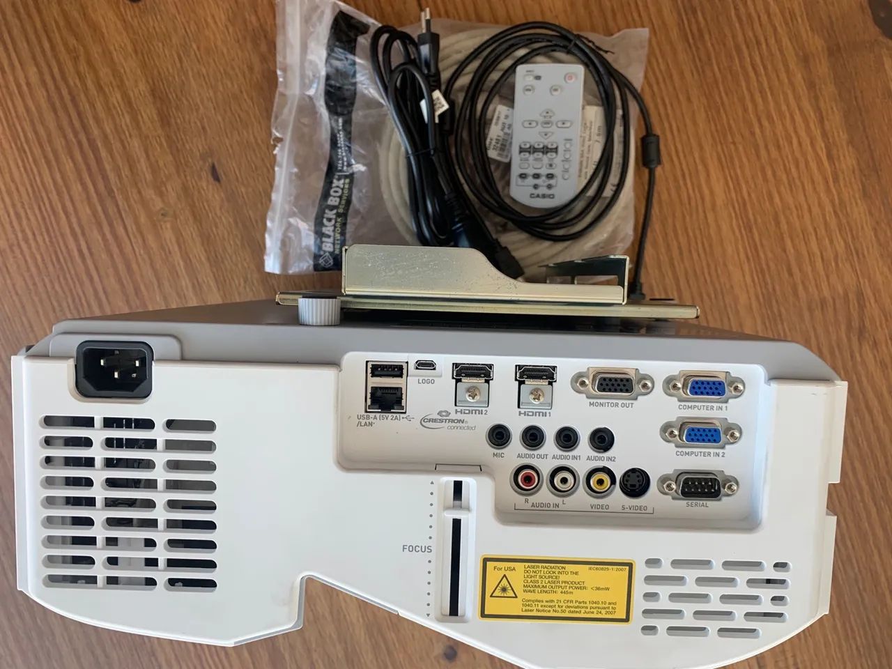 Projetor Casio Xj-ut312wn Ultra Curta Distancia 3100l Bivolt - Foto 3