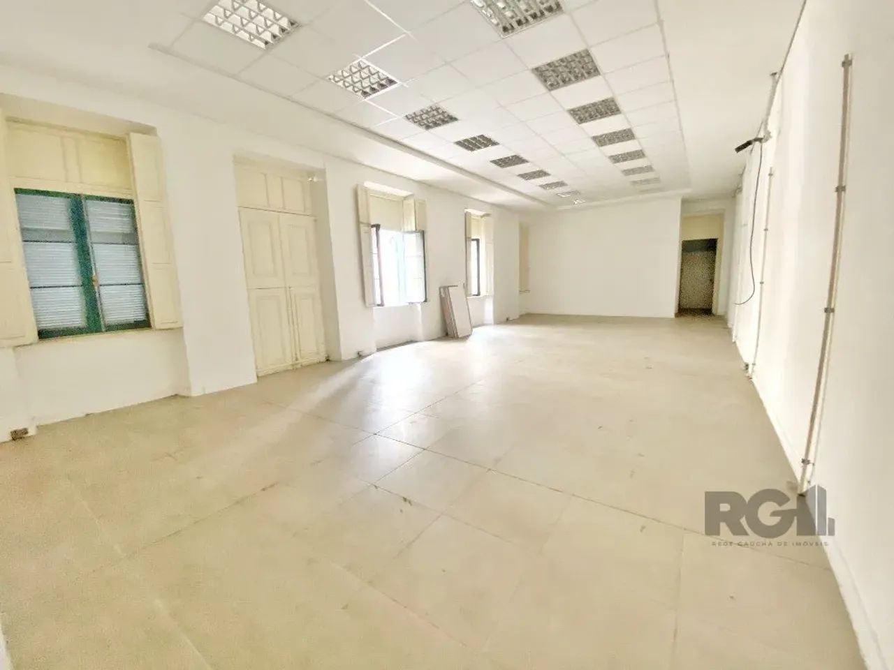 Prédio comercial em localização de esquina privilegiada no Centro Histórico, todo restaura - Foto 7