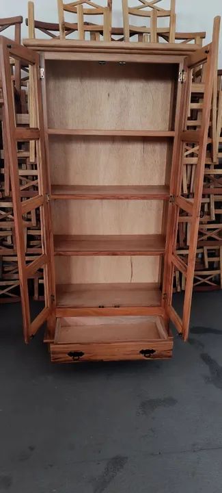 Cristaleira de madeira $ 1.999,00 nova frete grátis e a pronta entrega  - Foto 3