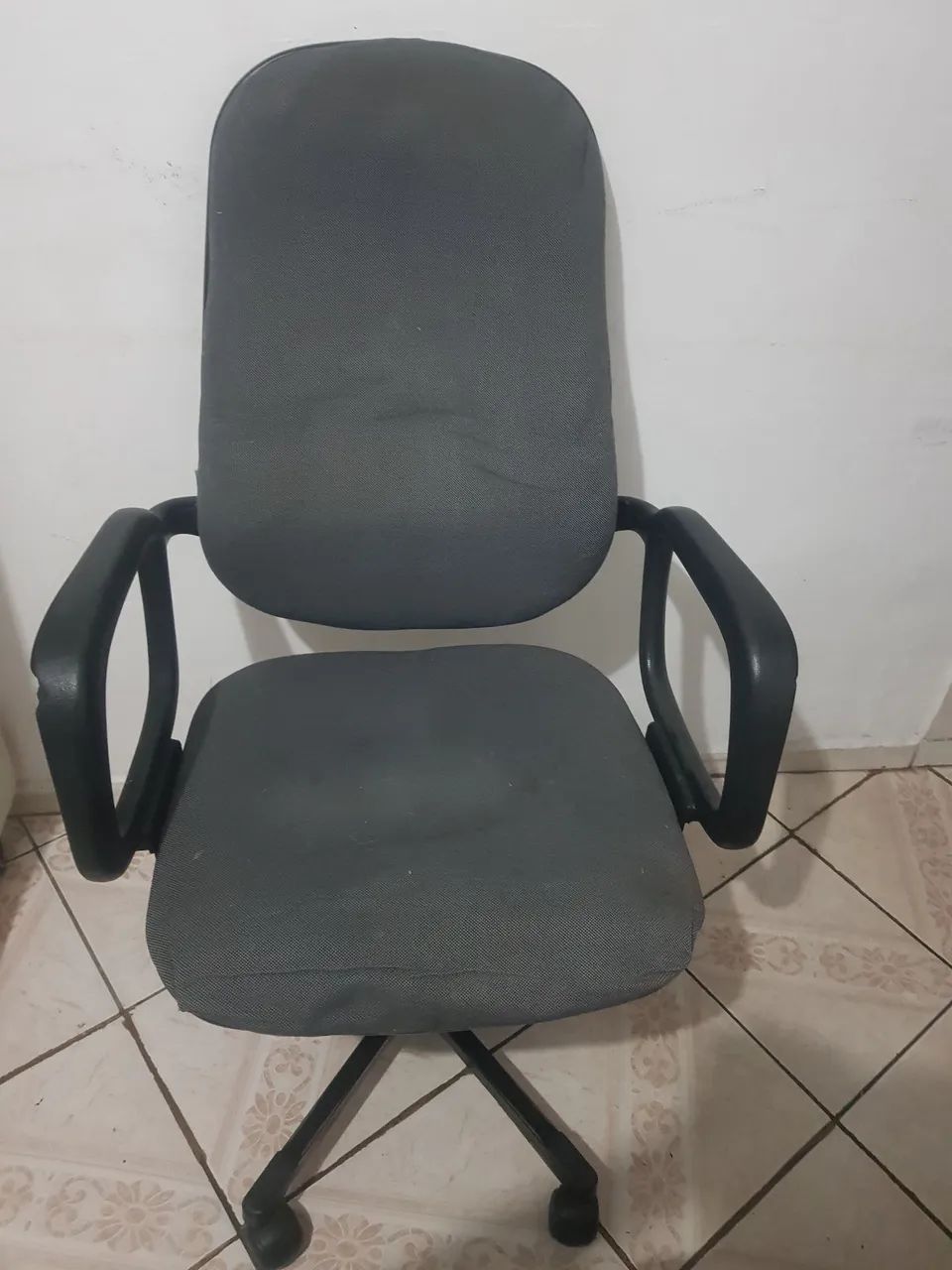 2 Cadeiras giratória e balcão de escritório  - Foto 2