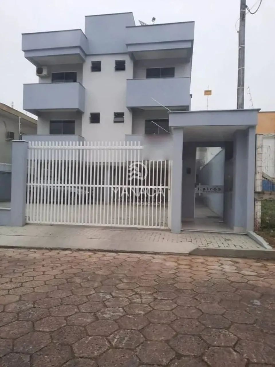 Apartamento com 2 quartos sendo um suíte a poucos mts da praia do Tabuleiro