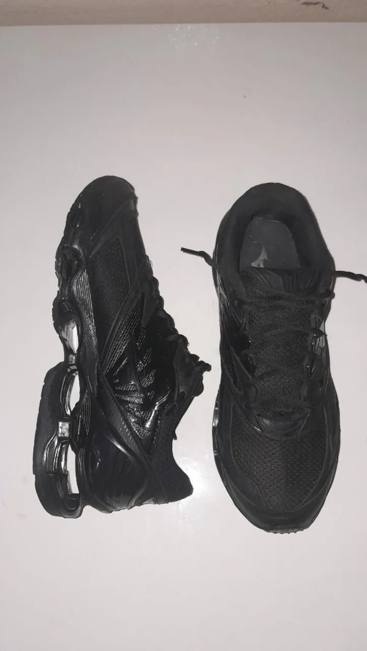 Tênis Mizuno Preto