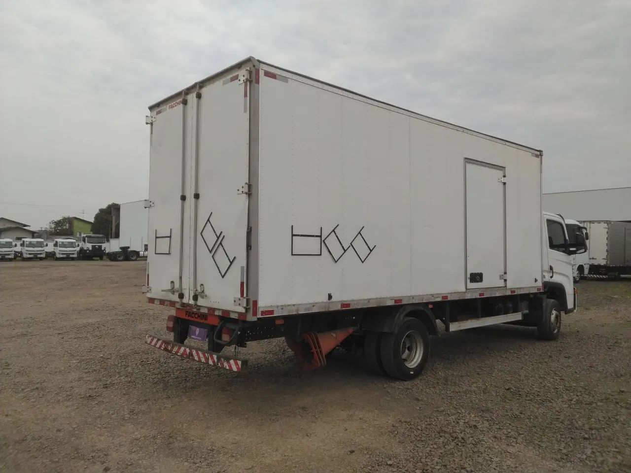 Volkswagen 11.180 11-180 Delivery 2p (diesel)(E5) 2022/2023 Vamos Seminovos São Leopoldo - Foto 4