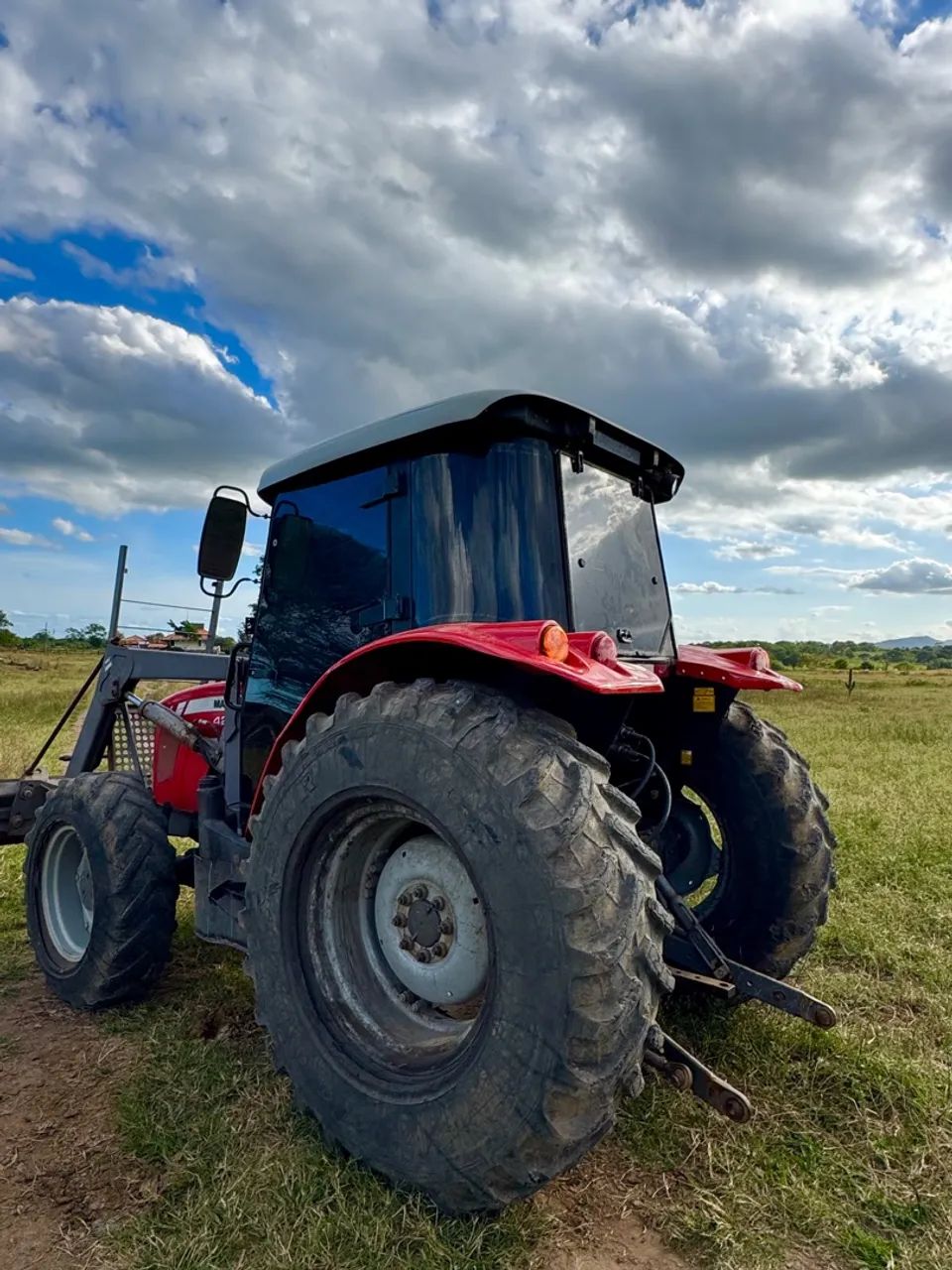 TRATOR MASSEY FERGUSON 4283 ANO:2017 CABINADO 