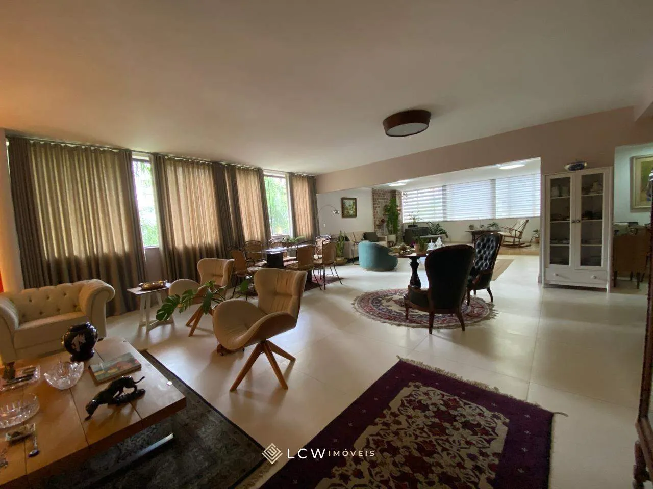 Apartamento à venda de 4 quartos, 2 suítes, 2 semi suítes, 3 vagas, Lourdes - BH/MG
