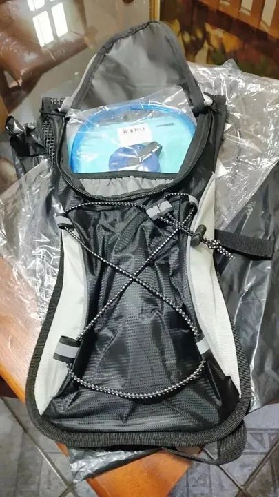 Mochila De Hidratação Térmica E Impermeável Com Bolsa D'água De 2 Litros - Foto 5