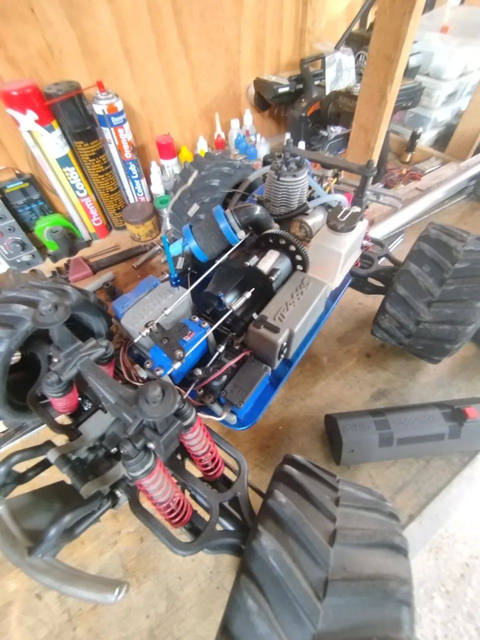 Tmaxx Traxxas automodelo  - Foto 4