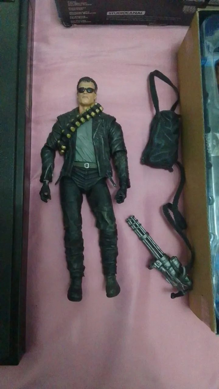 Motorcycle with Terminator action figure64684407659266122