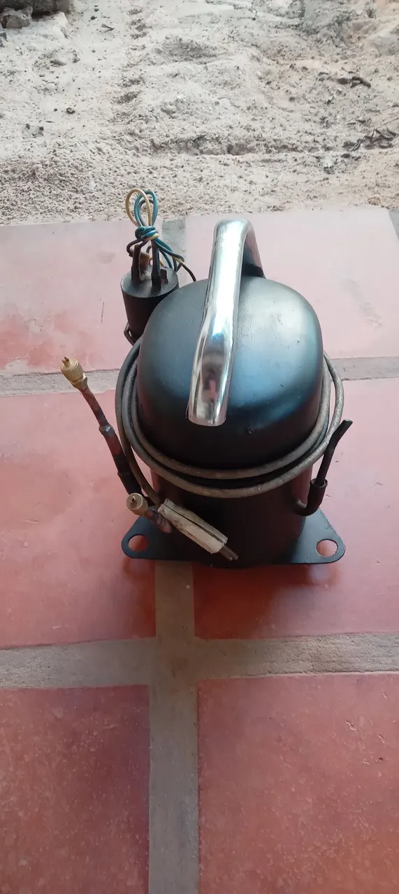 VENDO ESSE COMPRESSOR