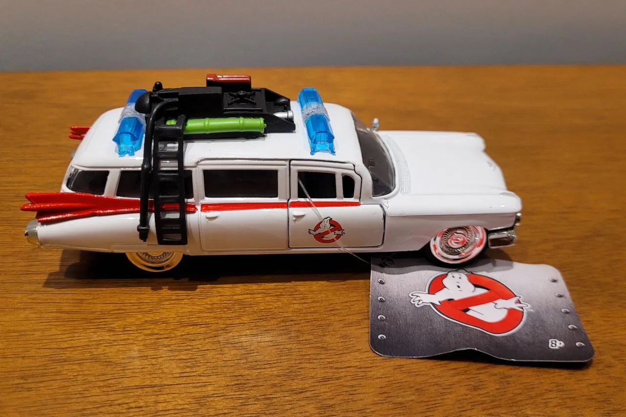 Miniatura Ecto-1 Ghostbusters Jadstoys 1:32 perfeita  - Foto 2