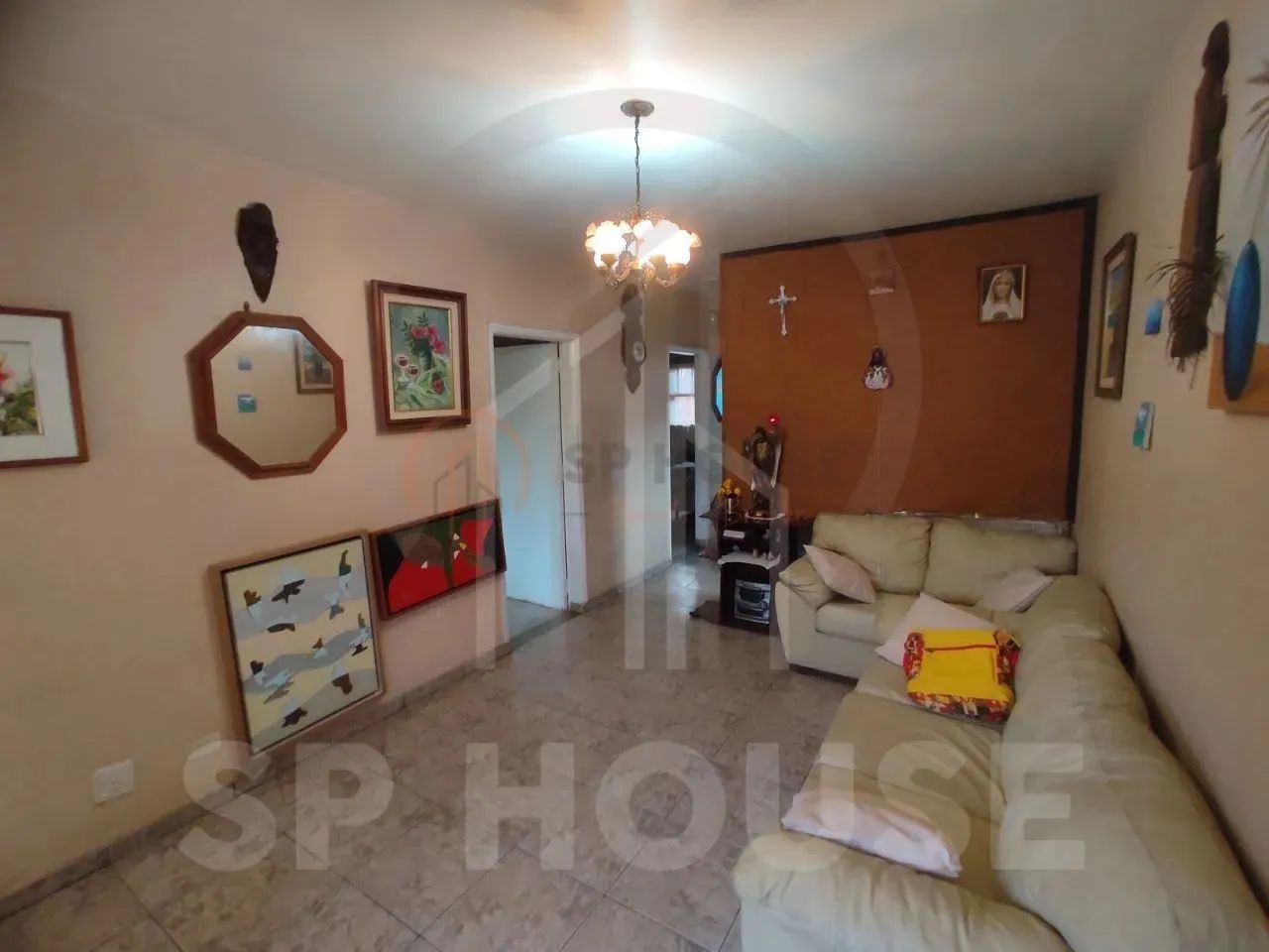Casa Térrea de 166m², Jabaquara, 2 dormitorios, 1 vaga, quintal.