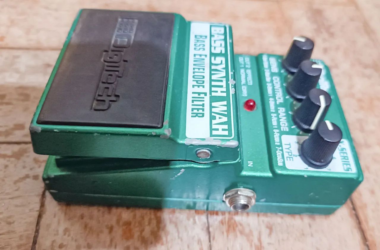 Pedal Digitech Bass Synth Wha - Instrumentos musicais - Nossa