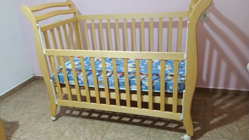Berço padrão Americano com colchão - Foto 2