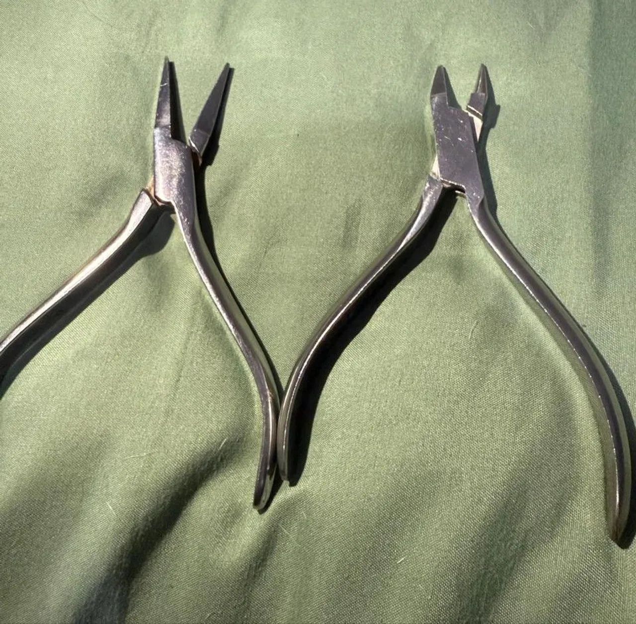 Vendo 2 Alicates Ortodônticos e 1 rolo de fio Morelli 