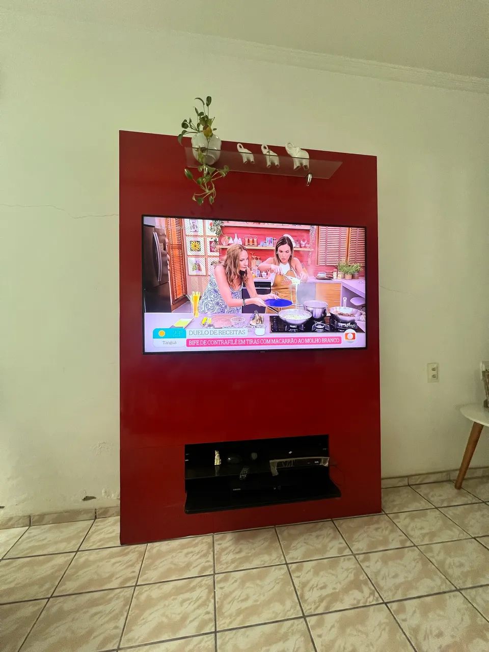 Painel de TV64209937502850122