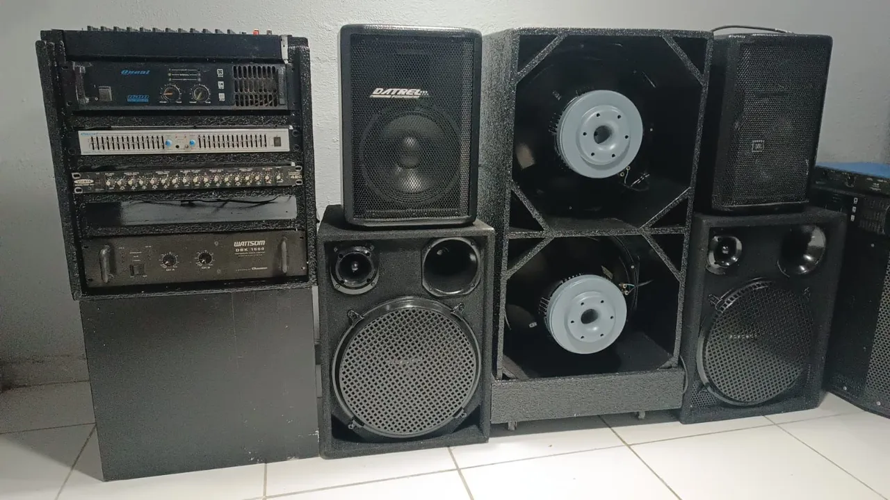 Vendo ou troco por carro Som profissional. Irmão Eduardo. *!