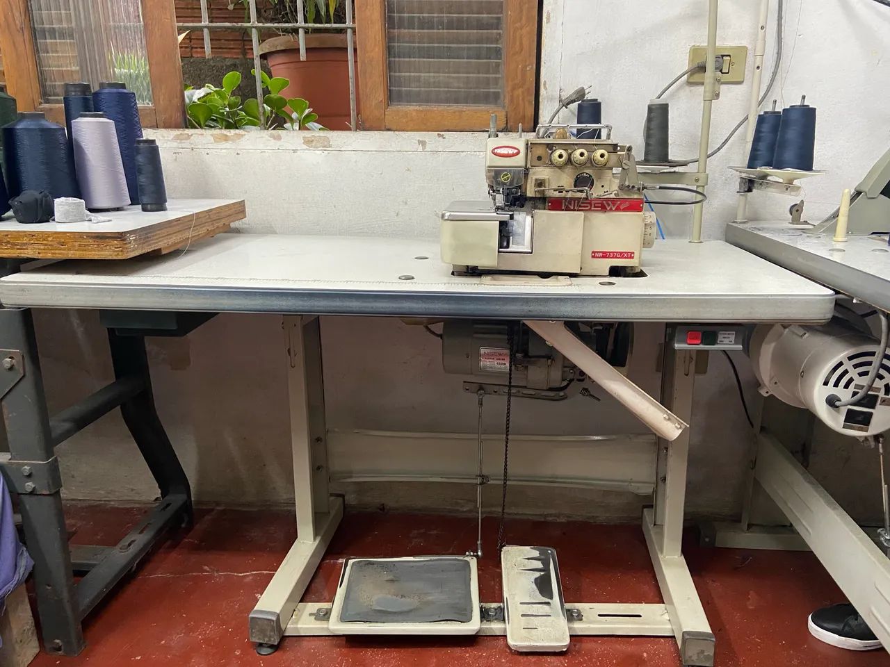 Máquina Overloque Nisew - NW 737G/XT - Foto 2