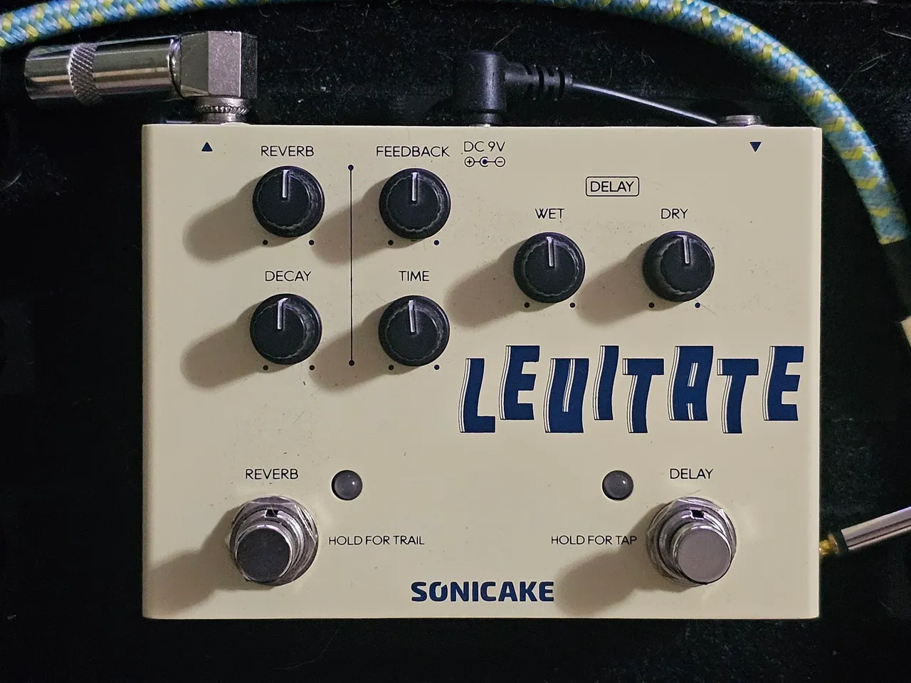 Pedal de efeitos Sonicake Levitate 2 em 1 (Delay / Reverb)