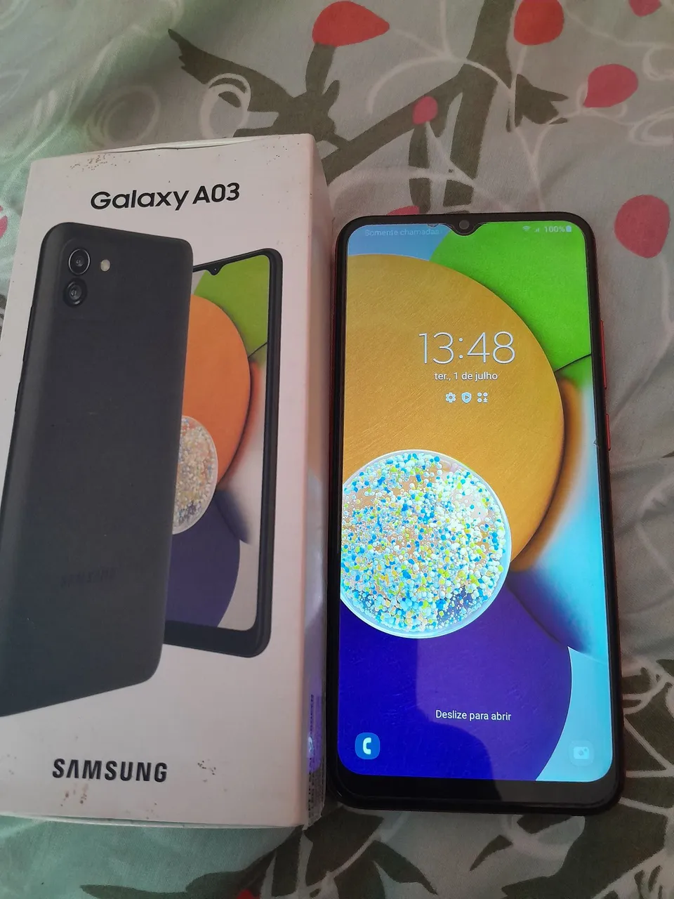 Vende se um celular A 03 64 gigas 