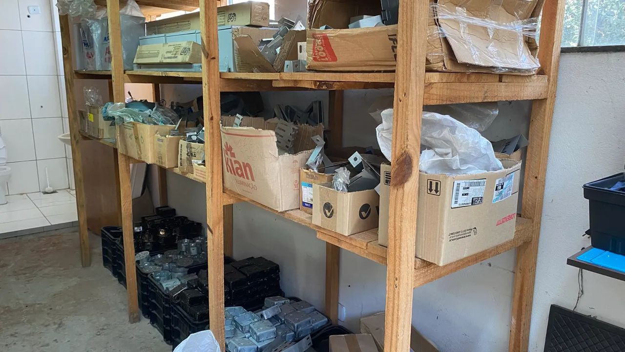VENDE-SE LOJA DE MULTI UTILIDADES, FERRAMENTAS, MATERIAL ELÉTRICO E HIDRÁULICO - Foto 8