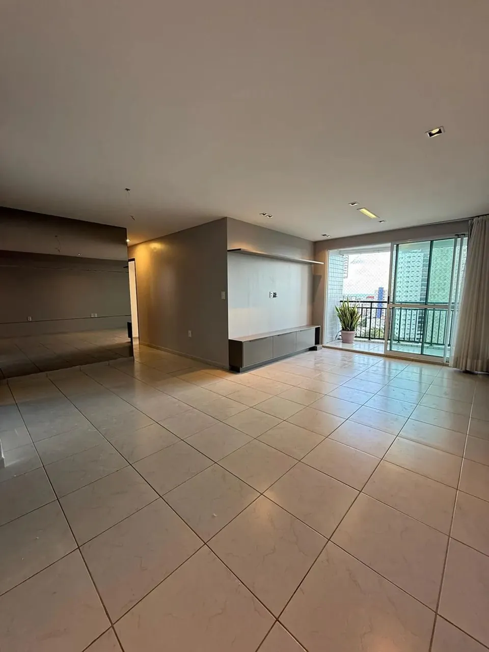 Apartamento para locação no Jardim Oceania - 02 quartos sendo 01 suíte em frente ao Parque