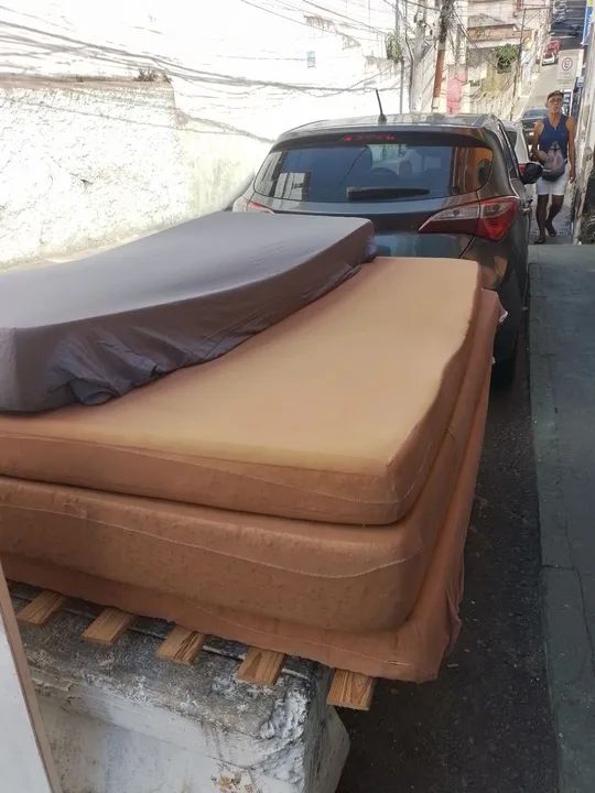 Colchão de casal  160 ,colchão de solteiro  120$.