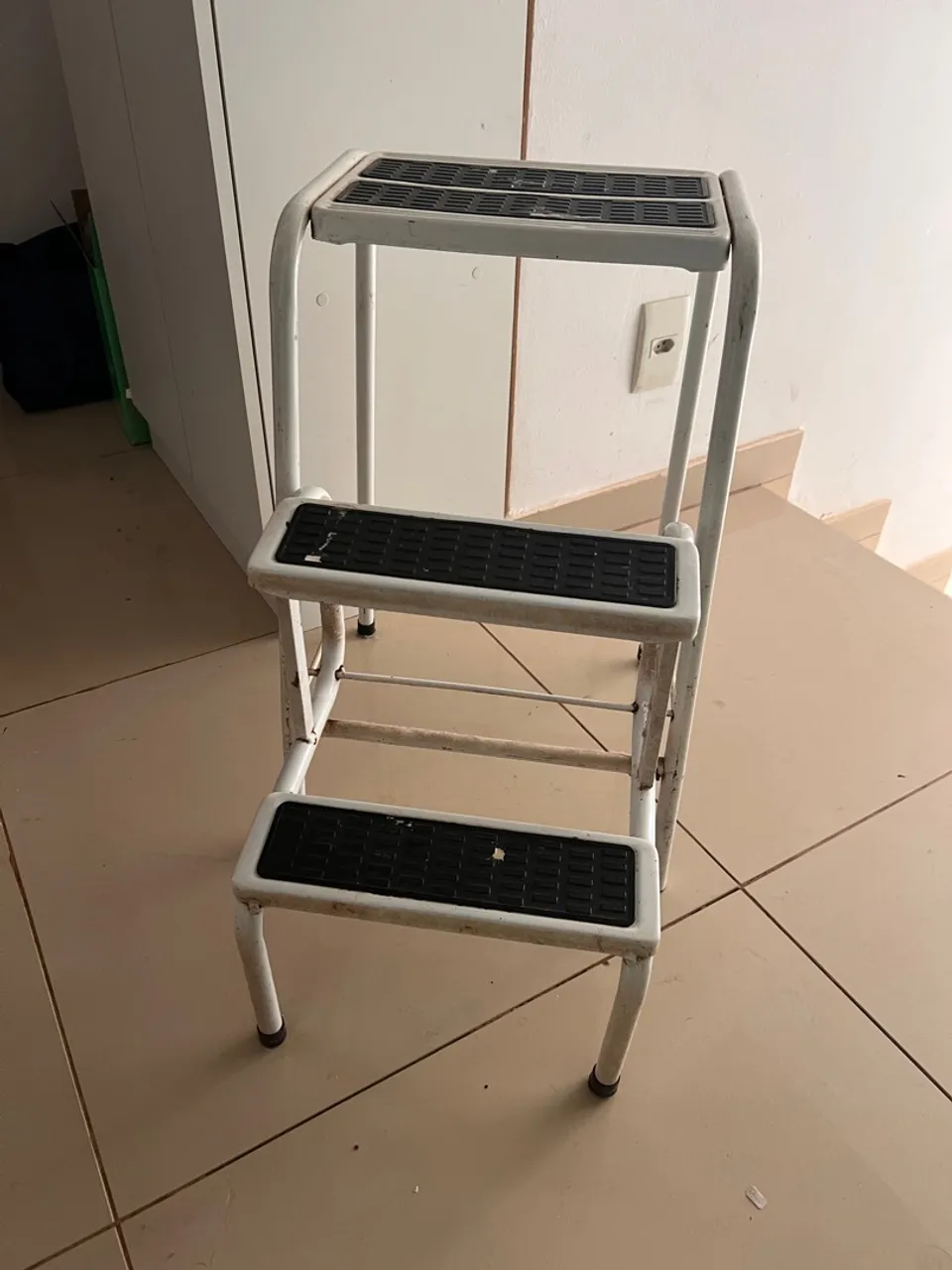 Escada de Alumínio Dobrável 3 Degraus