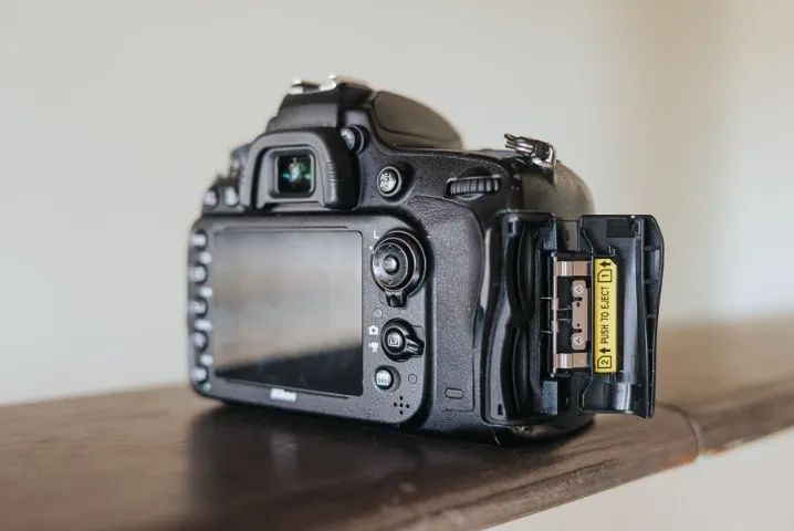 Câmera Nikon - D610 Full Frame / Obturador Novo - Foto 2