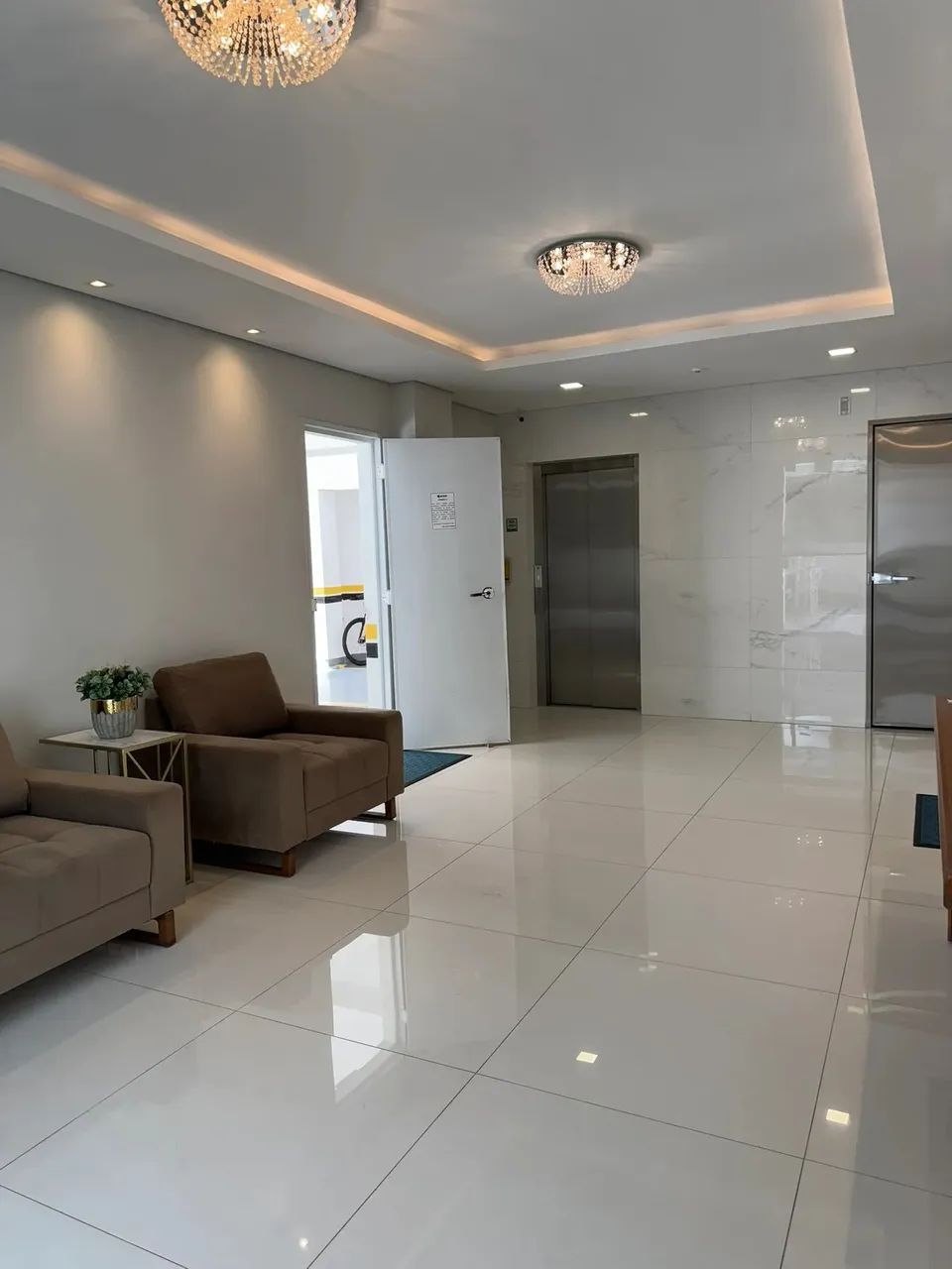 Oportunidade ÚNICA para morar com conforto e praticidade! Apartamento com 02 suítes, 02 va - Foto 2