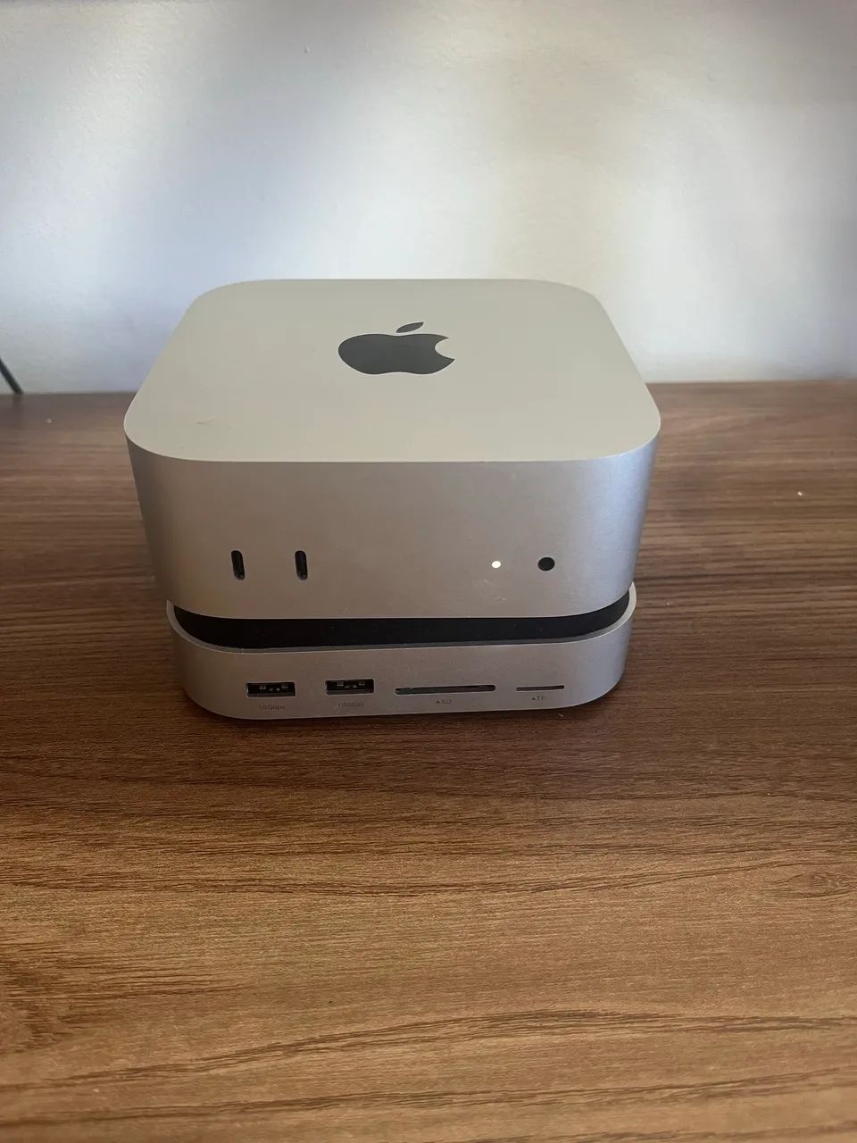 Mac Mini m4 16GB 256GB + Dock station com entrada para SSD