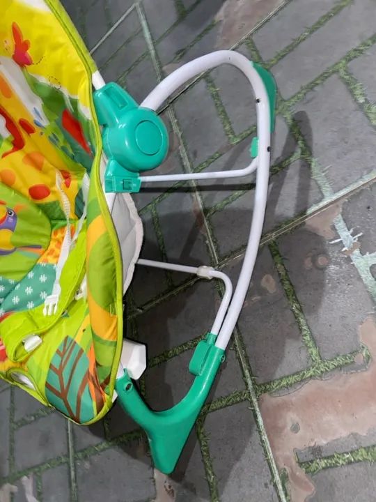 Cadeirinha, banheira e bomba de leite  - Foto 2