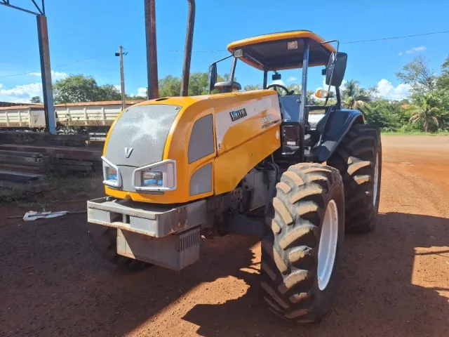 Trator Valtra BM 125 I Multitorque