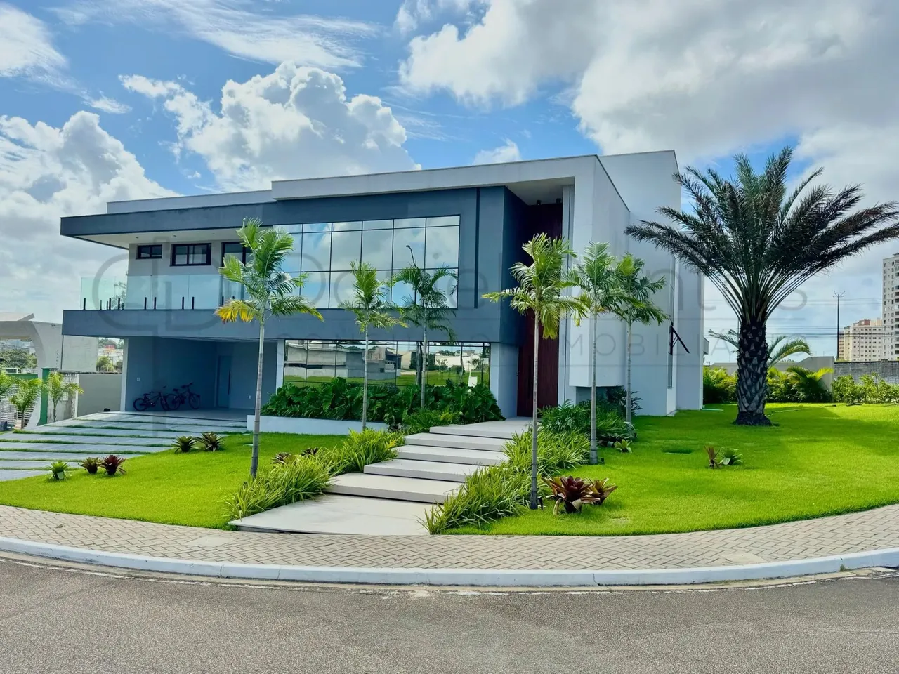 Mansão no Condomínio BUENA VISTA, com 1.150m² de terreno. Oportunidade