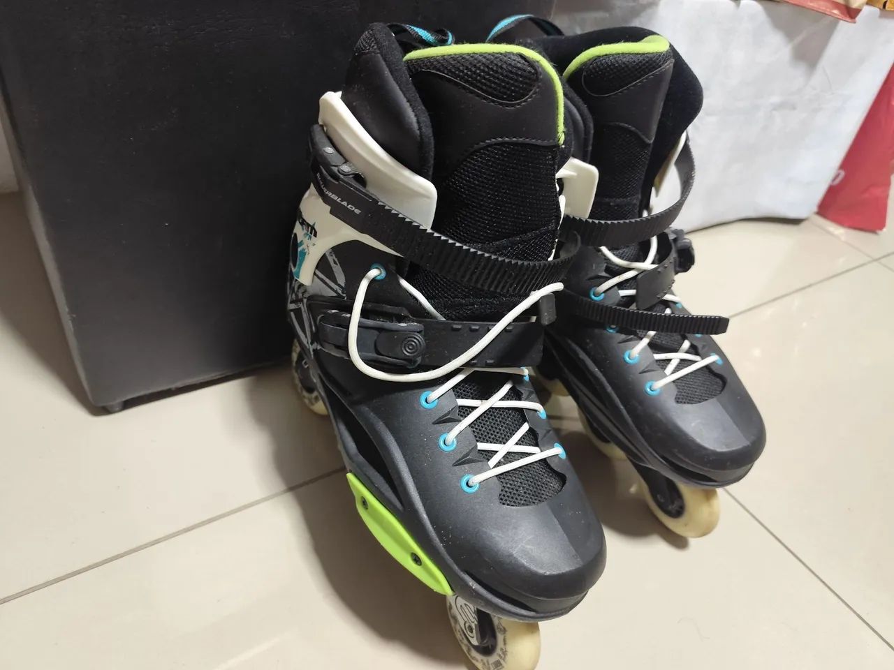 Vende-se par de patins rollerblade c/ acessórios (cotoveleira, joelheira e luva protetora) - Foto 6