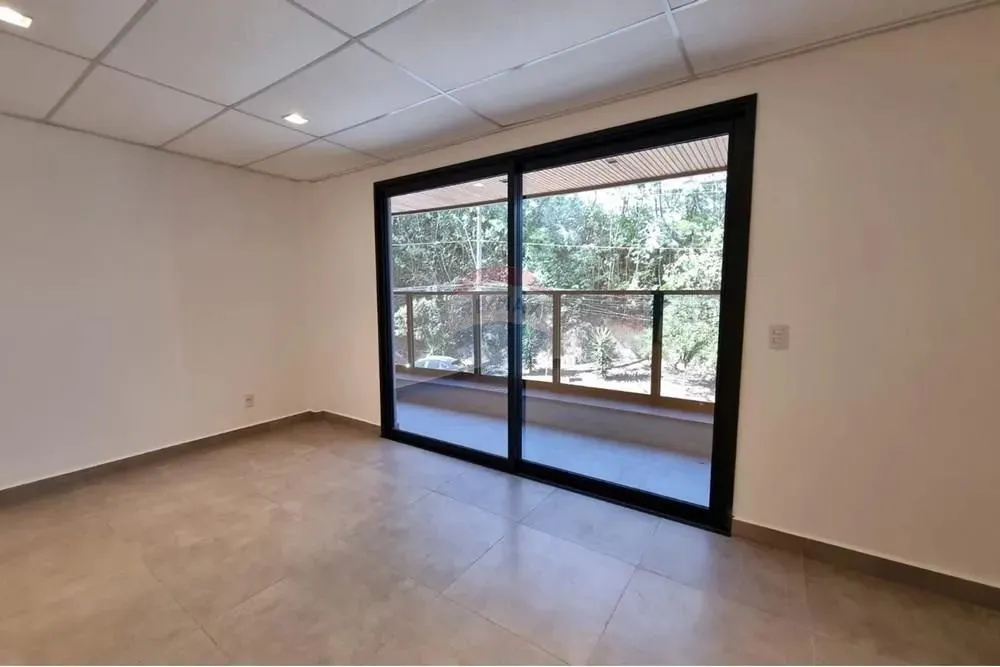 Sala comercial com varanda privativa para locação Bragança Paulista-SP