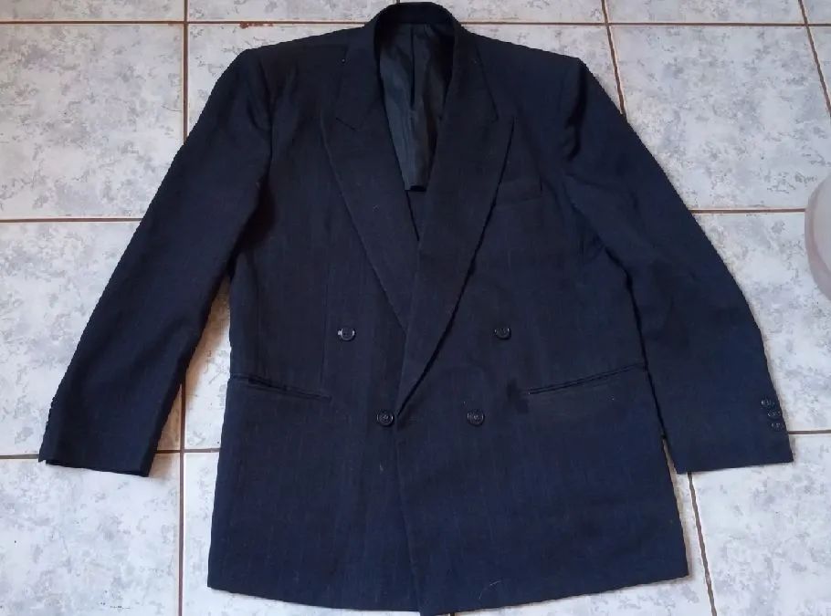 Terno Social completo (Calça Social e Blazer), mais 2 Blazer. - Foto 3