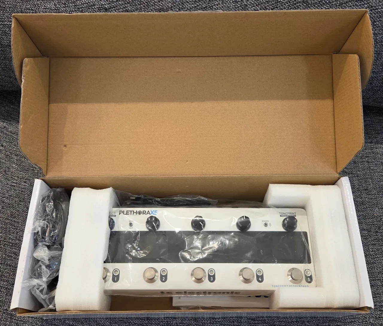 TC Electronic Plethora X5 Pedalboard Pedaleira