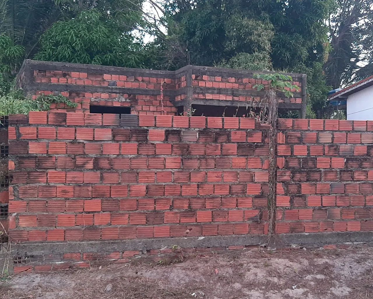 Casa faltando acabando, troca em carro, moto ou algo