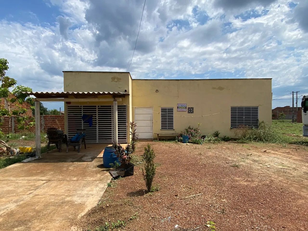 Vendo casa no Jardim Aeroporto com 3 quartos sendo 1 suite - Foto 2