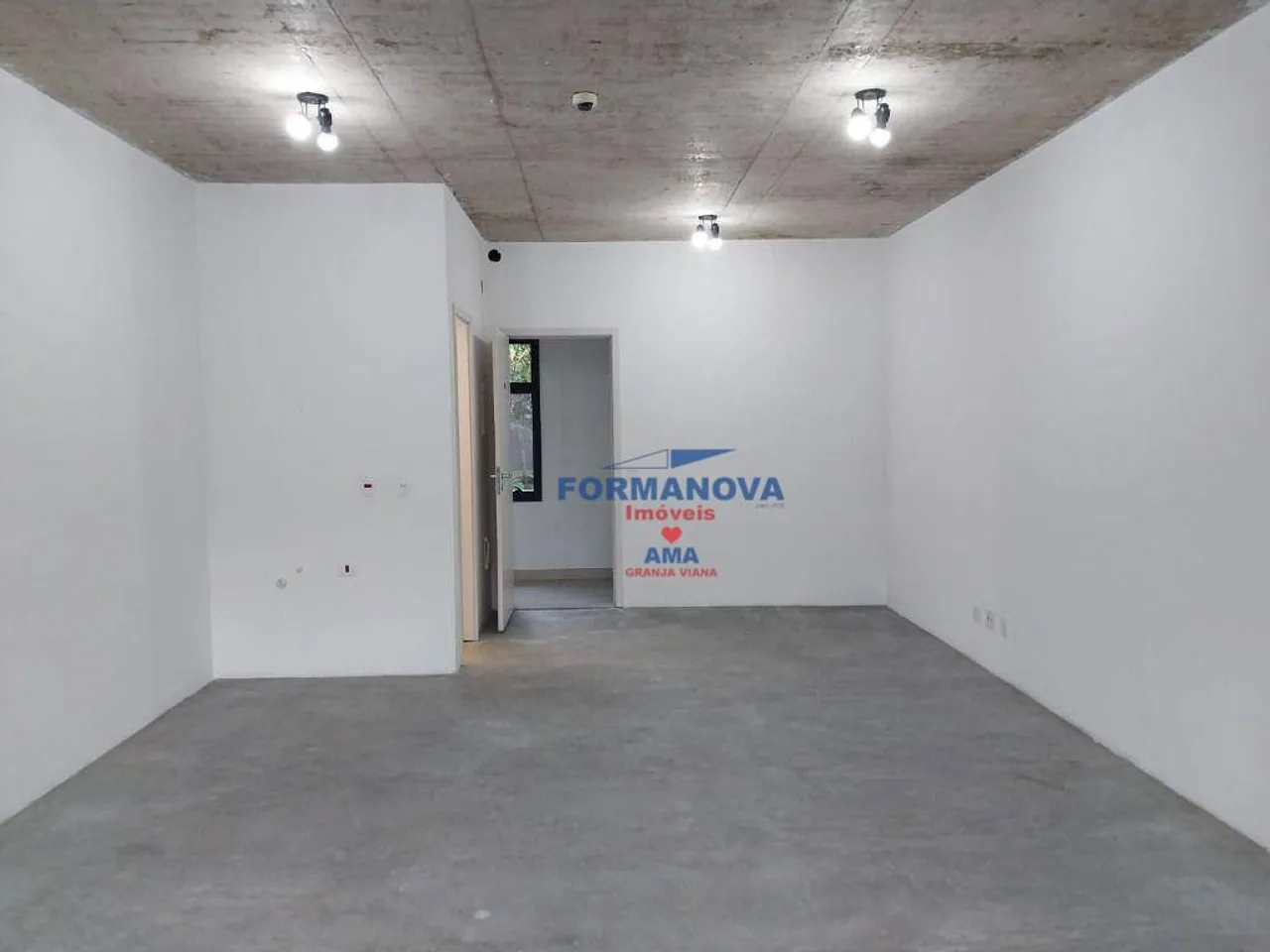 Sala para alugar, 40 m² por R$ 2.000/mês - mais as taxas Granja Viana