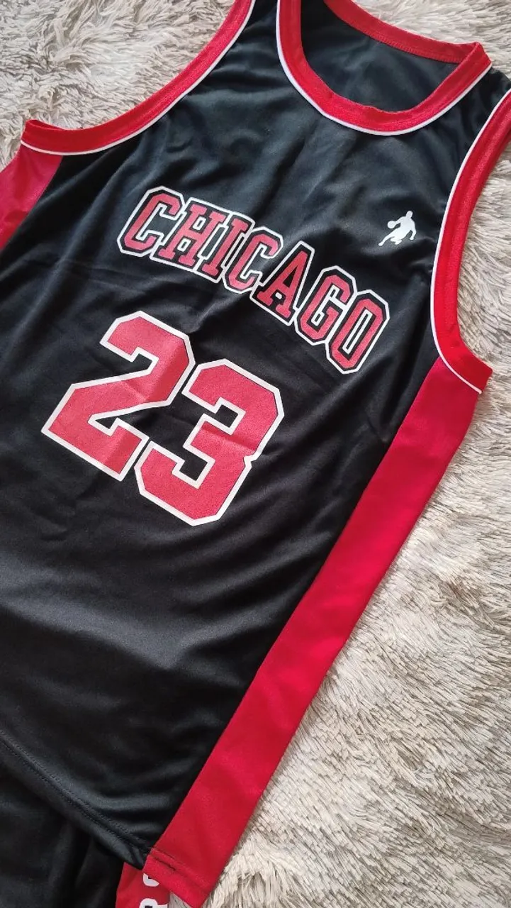 Conjunto de Basquete Chicago Bulls - Camiseta e Shorts