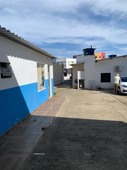 Galpão e área para venda ou locação em Vitória da Conquista