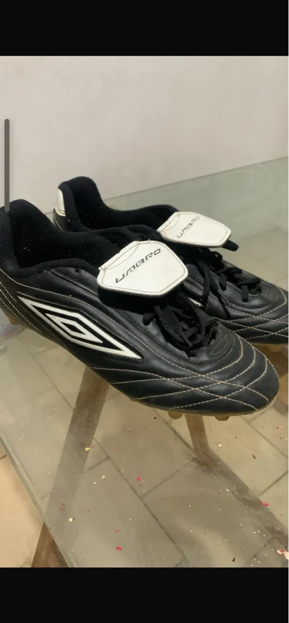 Chuteira umbro