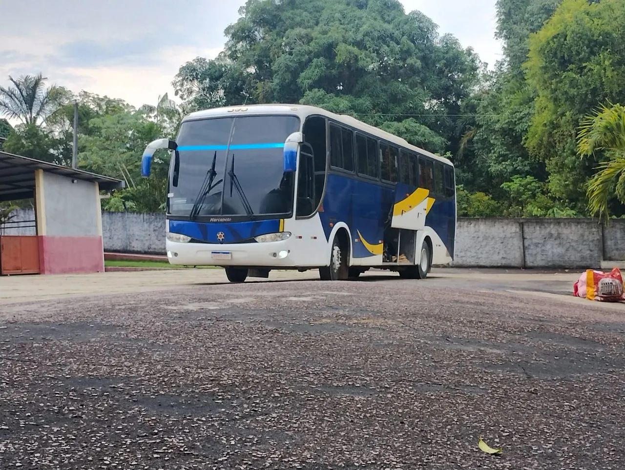 Ônibus de turismo - Foto 3