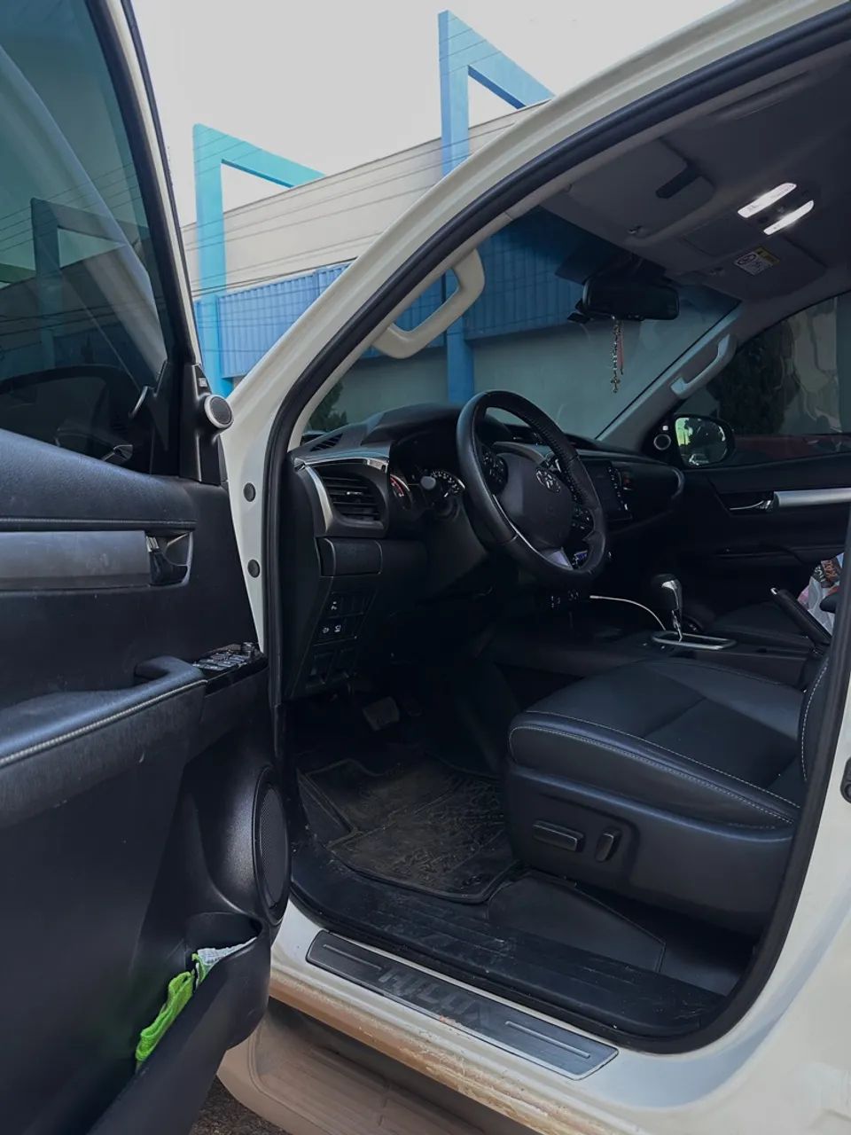 Vendo Toyota Hilux  - Foto 2
