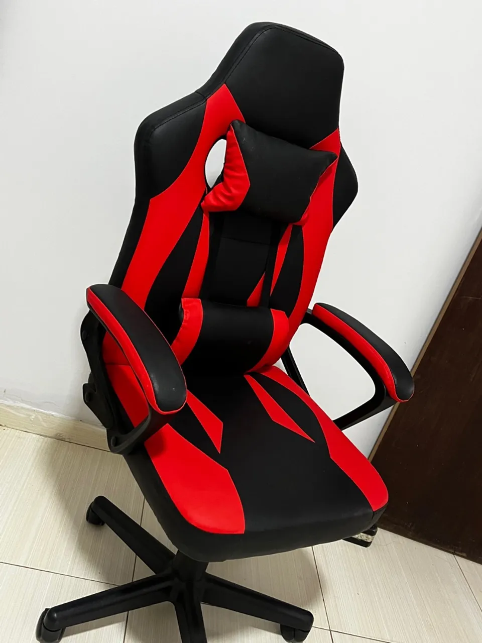 Vendo Cadeira Gamer Nova