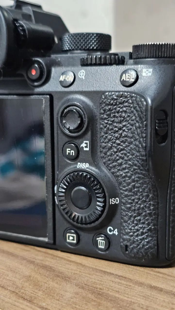 Câmera Sony  A7 III + Lente 20mm f2.8  - Foto 3