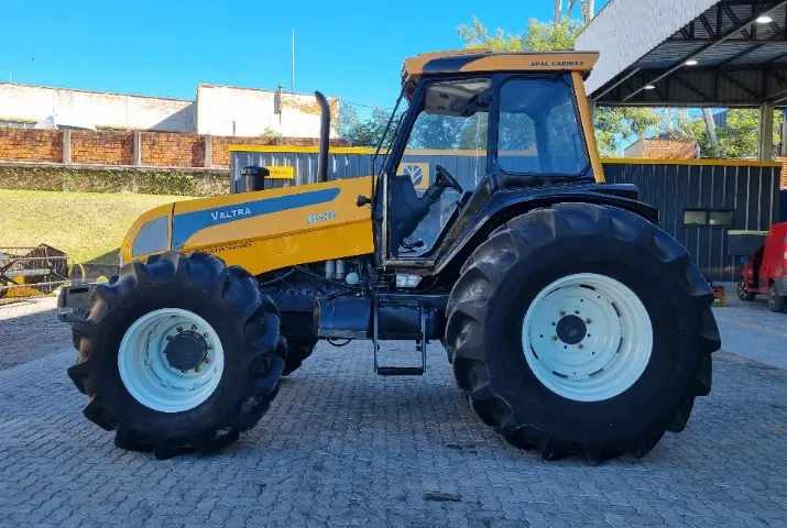 Trator Valtra BH180